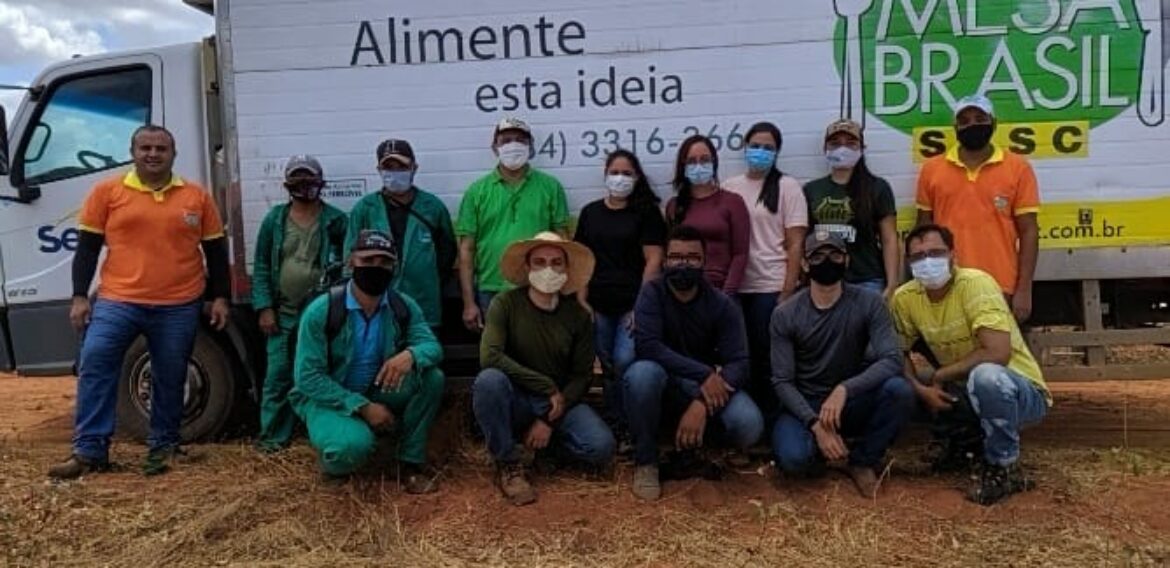 Ufersa faz doação de alfaces e beterrabas ao Programa Mesa Brasil